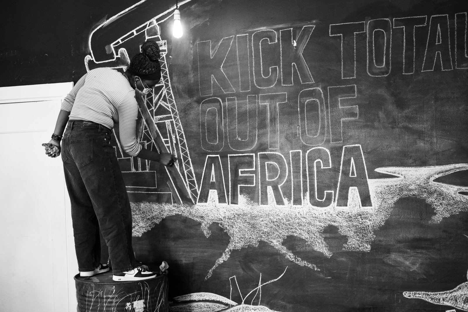 You are currently viewing Zimbabwe Youths & Artists Rise Up in Total Smackdown Teach-In: